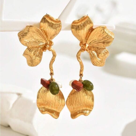 Elegant Gold Floral Earrings N1017 - Picture 2 of 4